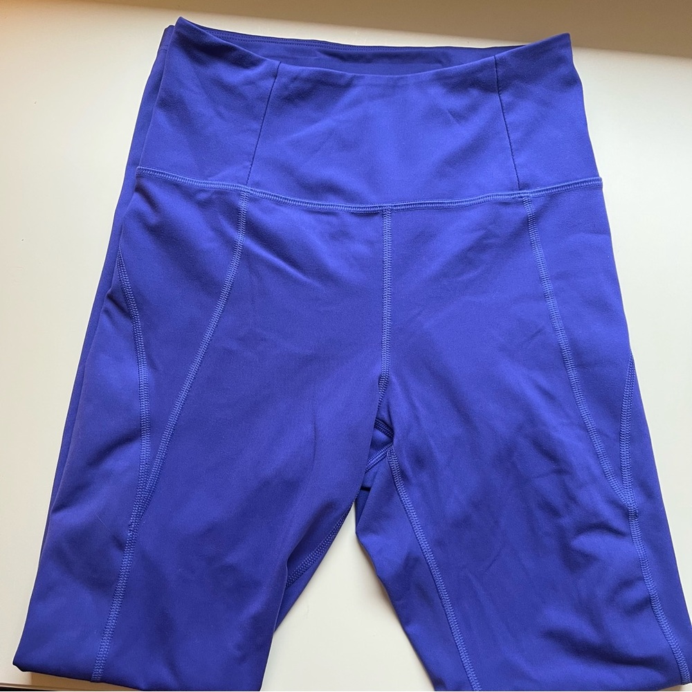 Girlfriend collective leggings.